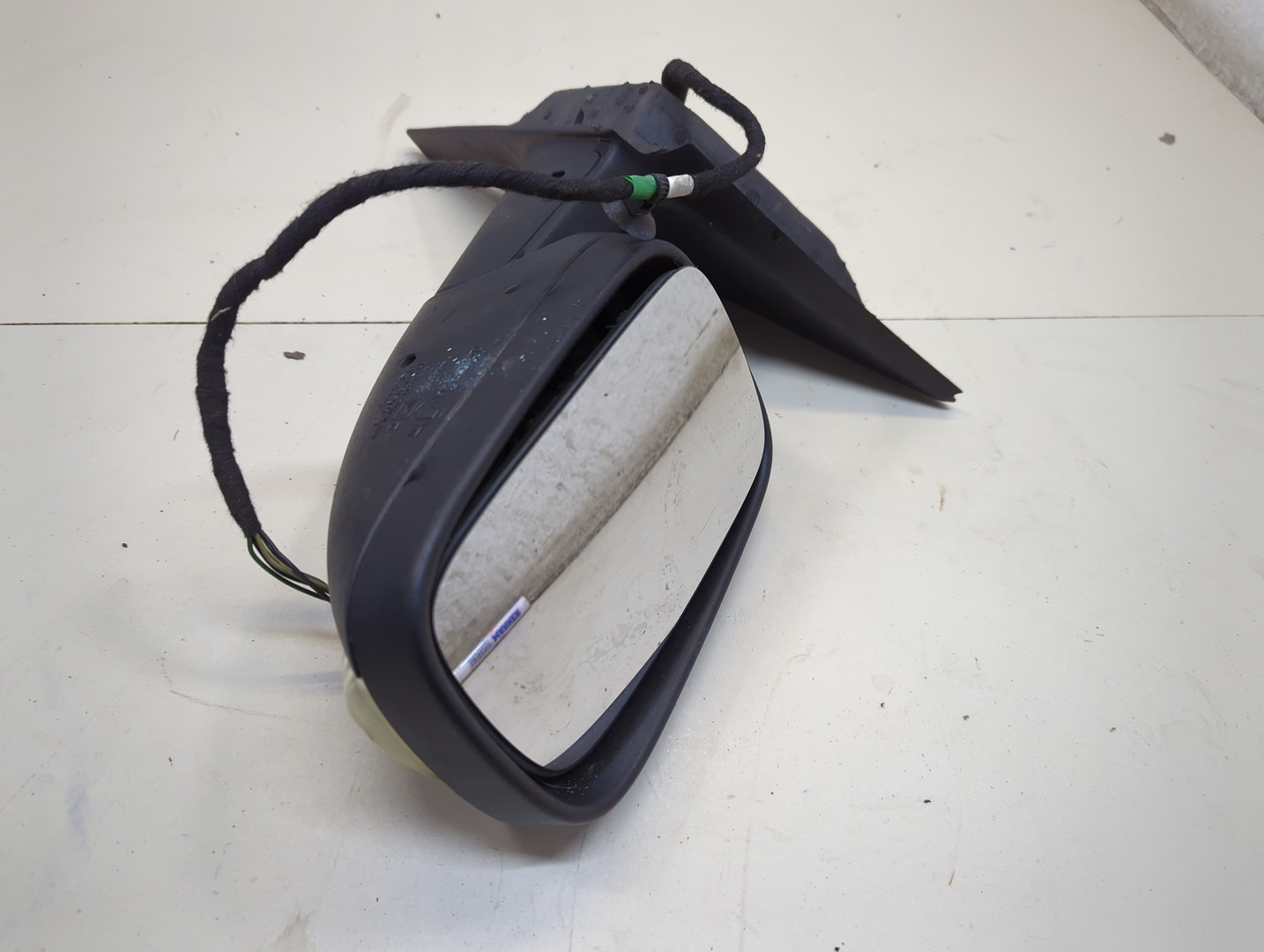 Зеркало правое электрическое