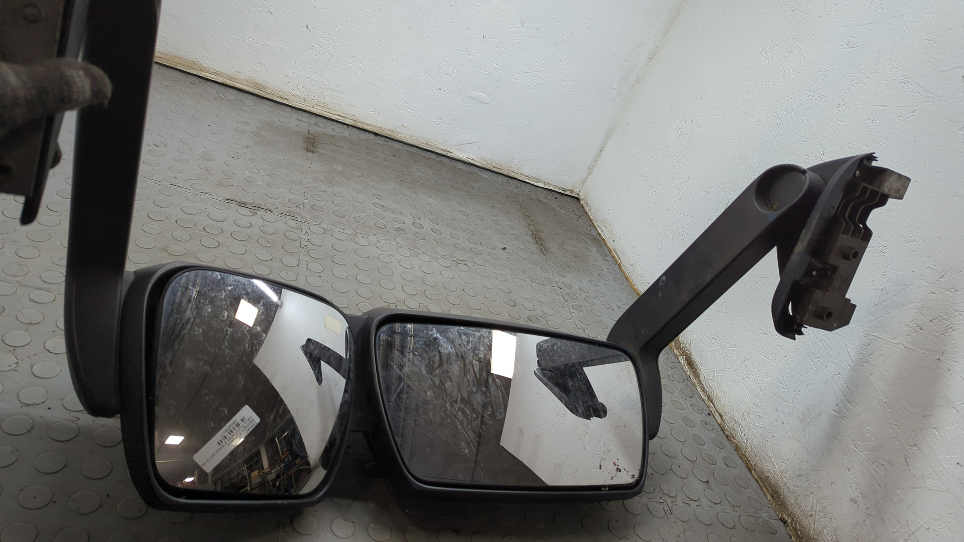 Зеркало левое электрическое