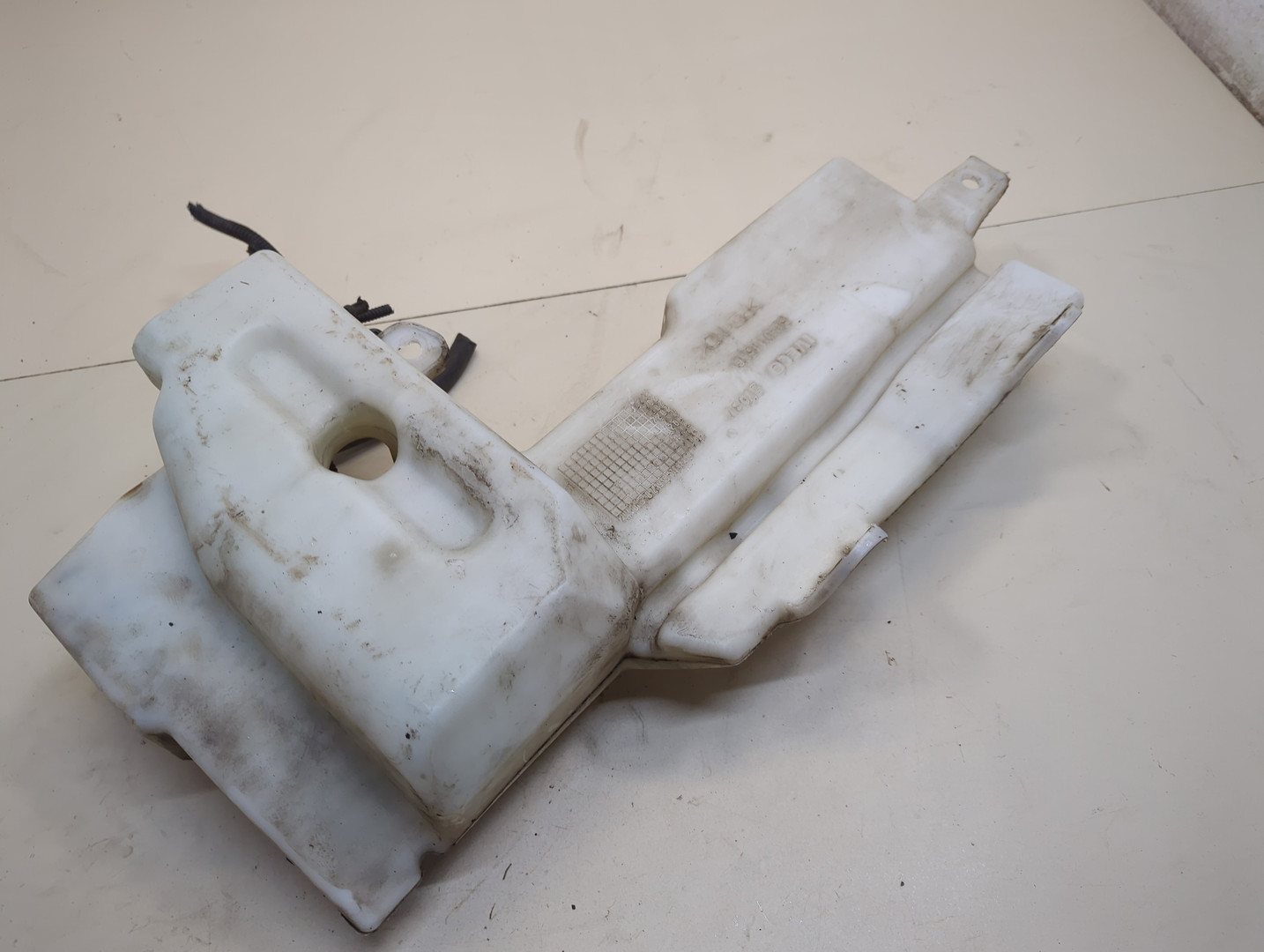 Бачок омывателя лобового стекла