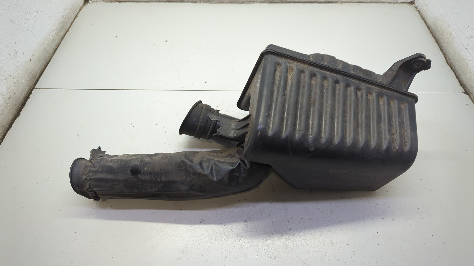 Резонатор воздушного фильтра