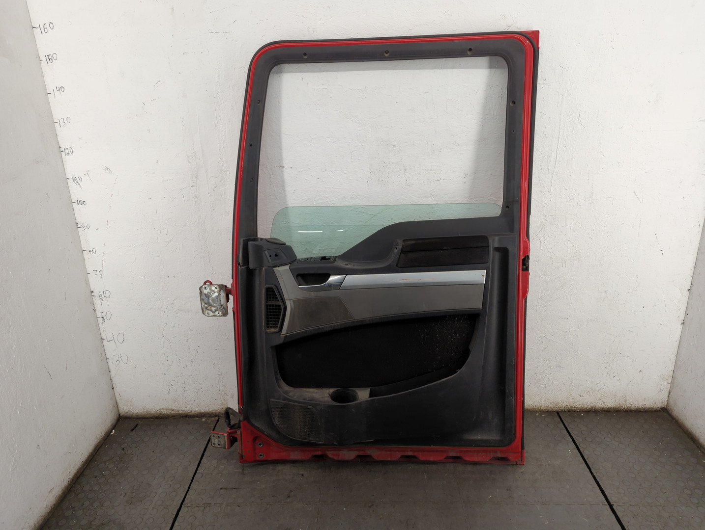 Дверь передняя правая