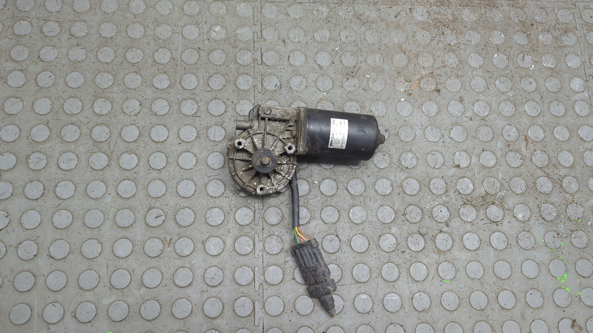 Моторчик стеклоочистителя передний