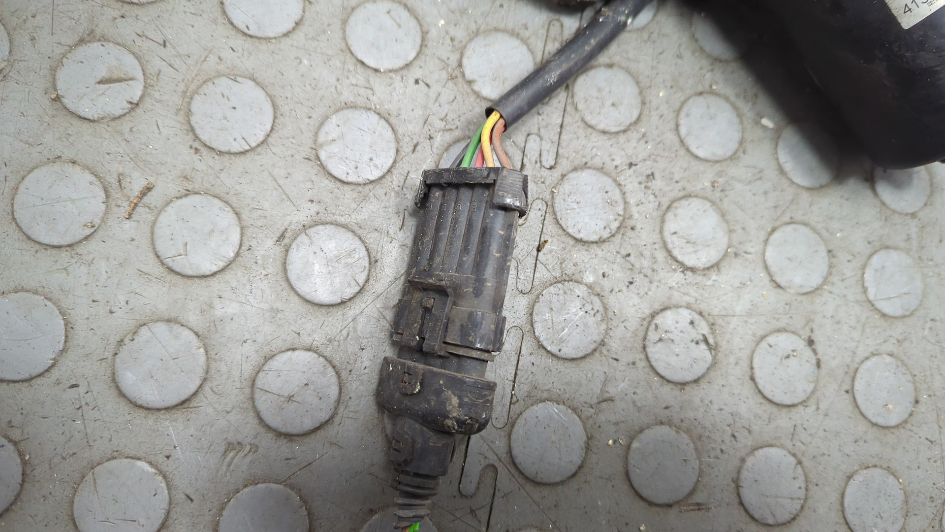 Моторчик стеклоочистителя передний