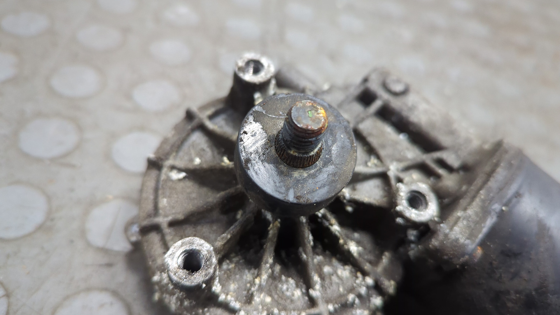 Моторчик стеклоочистителя передний