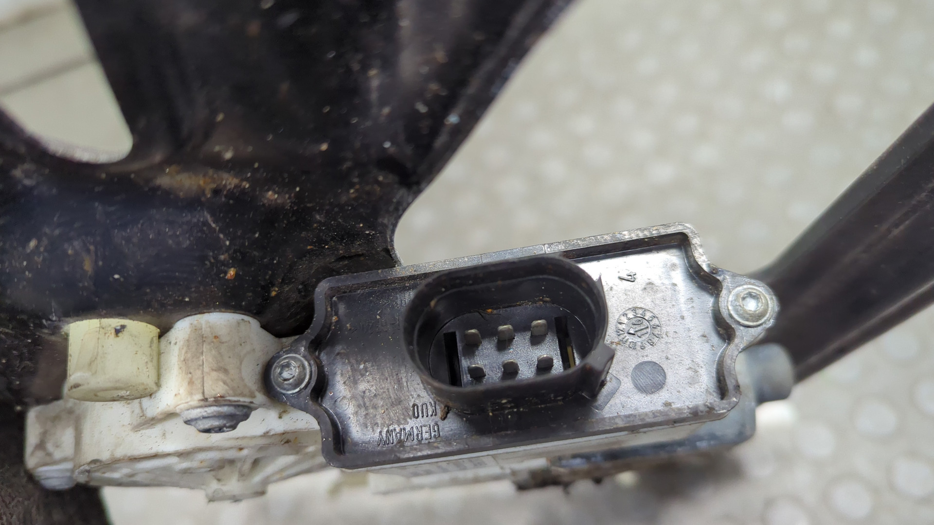 Стеклоподъемник электр. передний левый