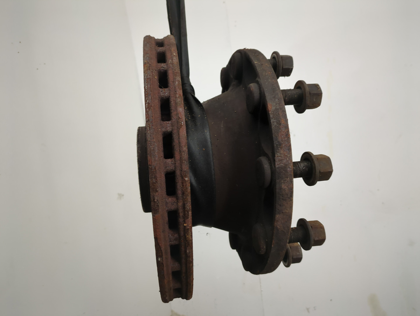 Кулак поворотный задний правый