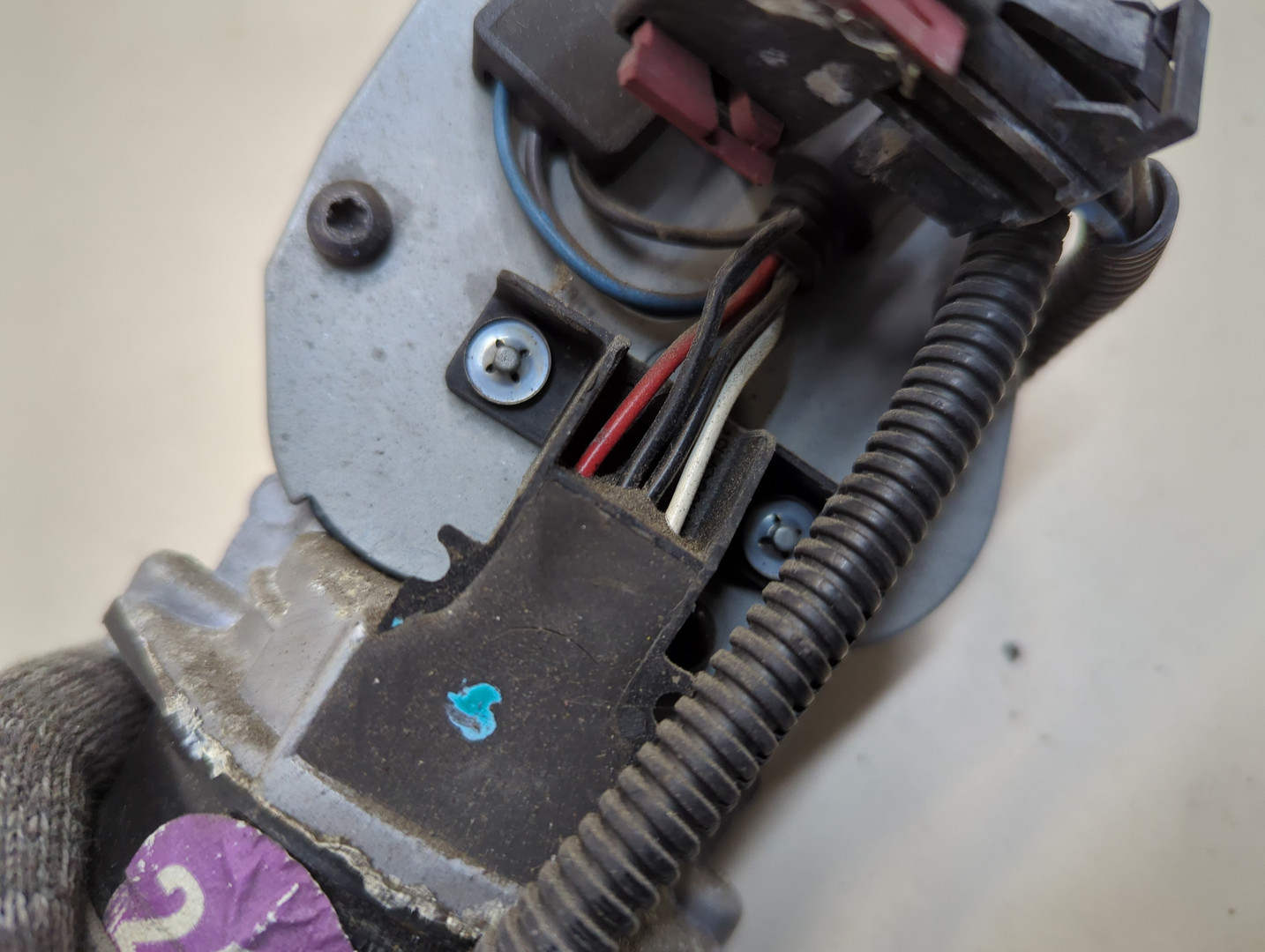 Моторчик стеклоочистителя передний