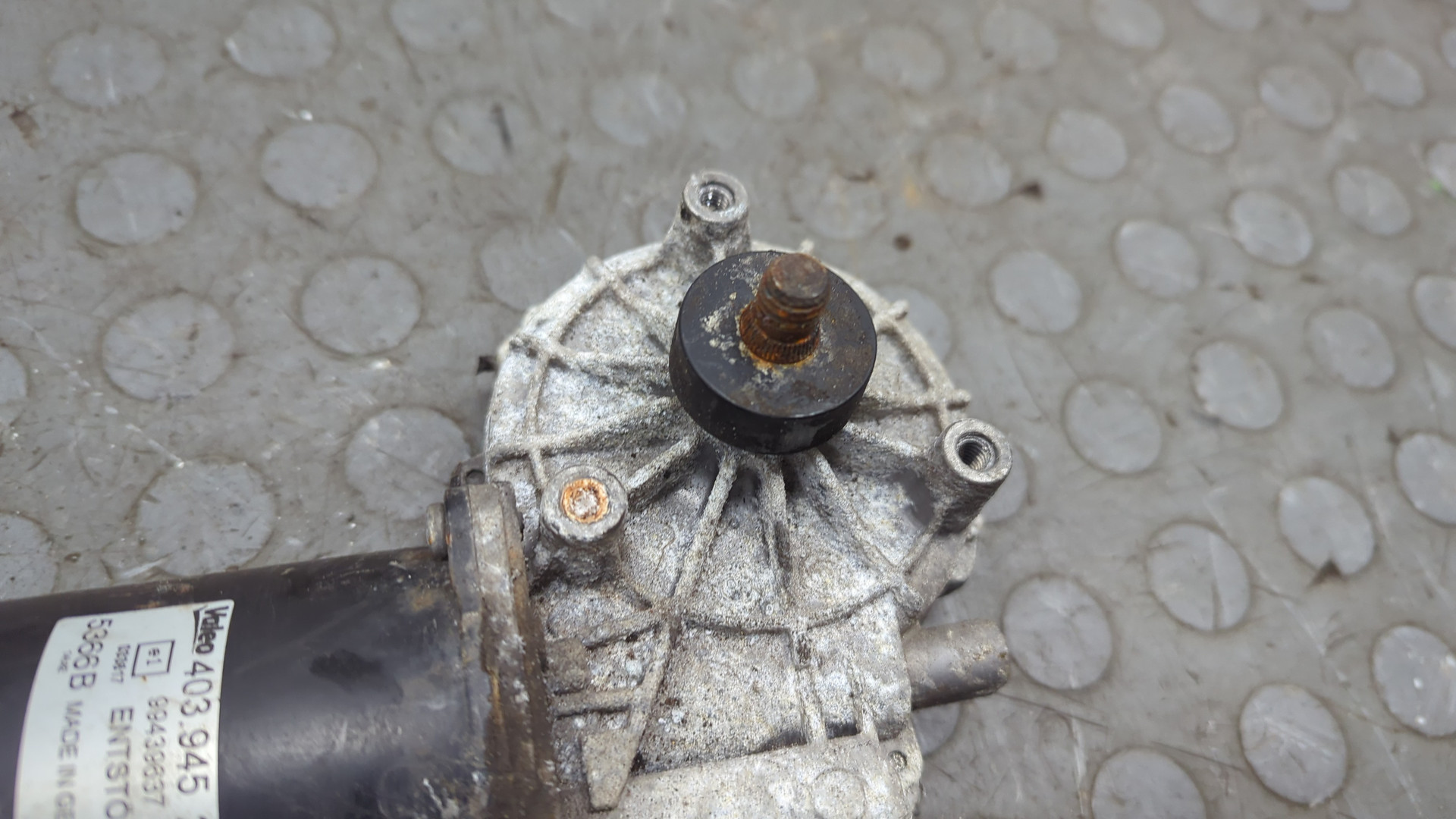 Моторчик стеклоочистителя передний