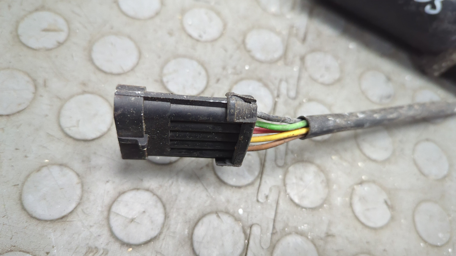 Моторчик стеклоочистителя передний