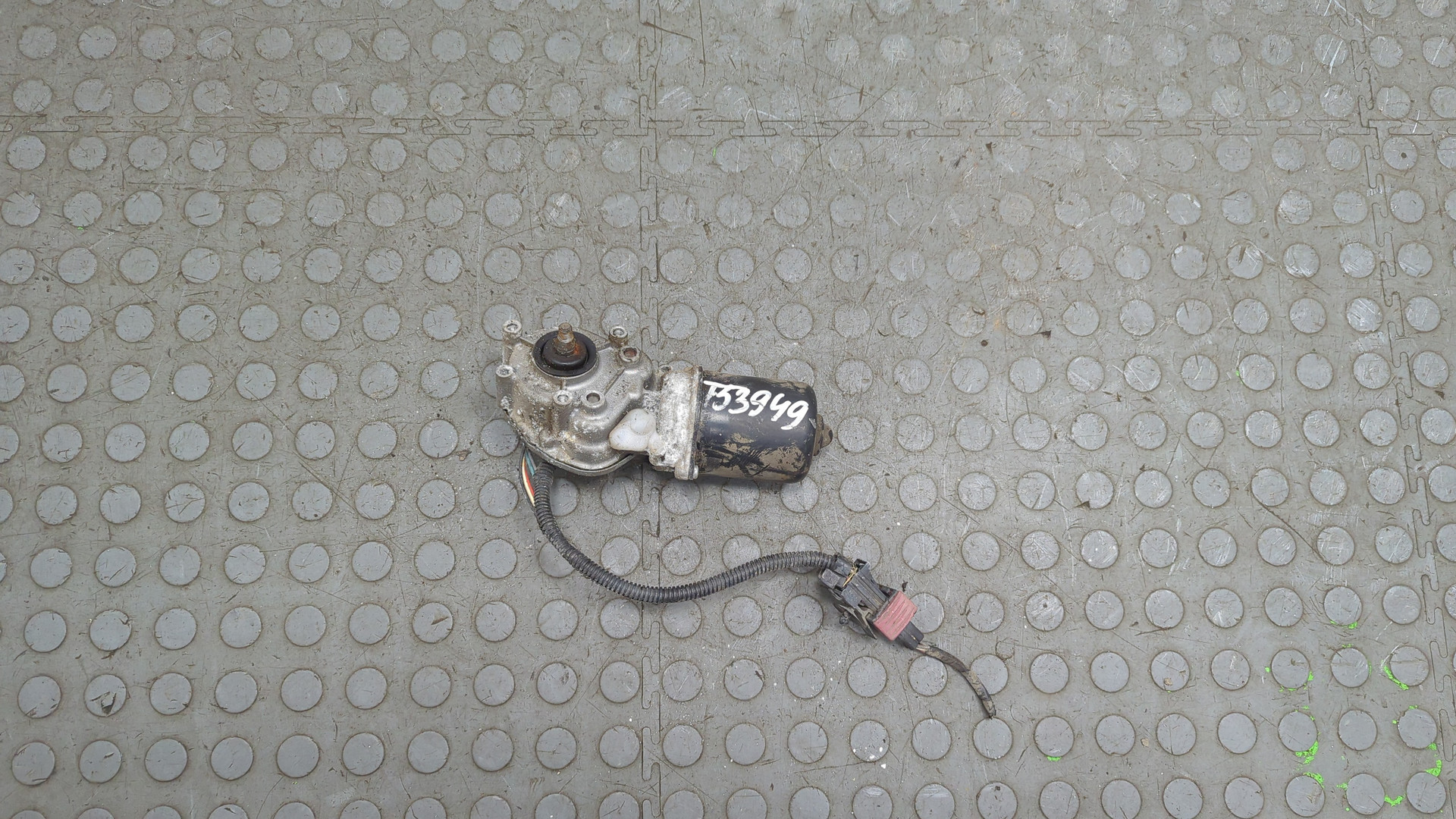 Моторчик стеклоочистителя передний