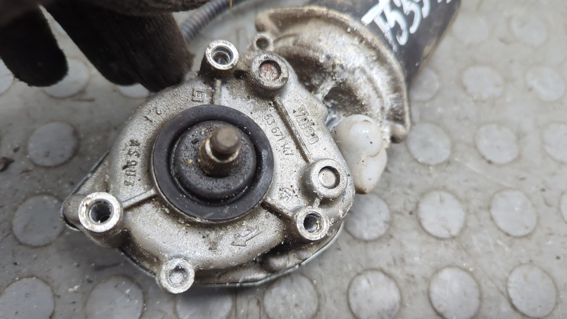 Моторчик стеклоочистителя передний