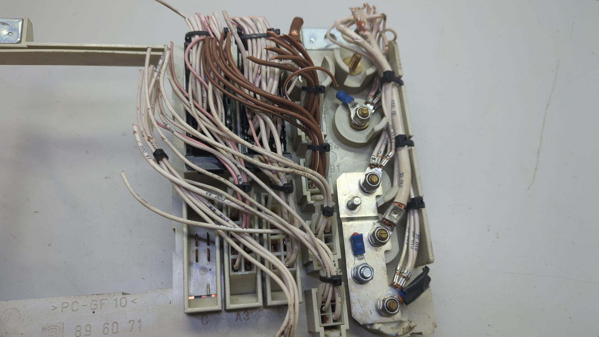 Блок предохранителей