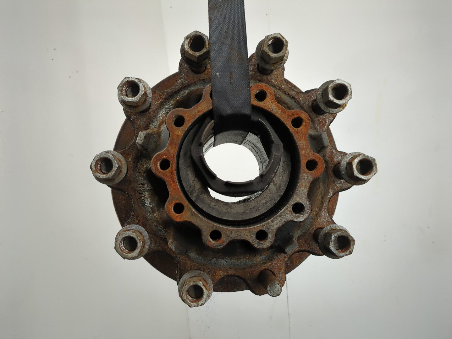 Кулак поворотный задний левый