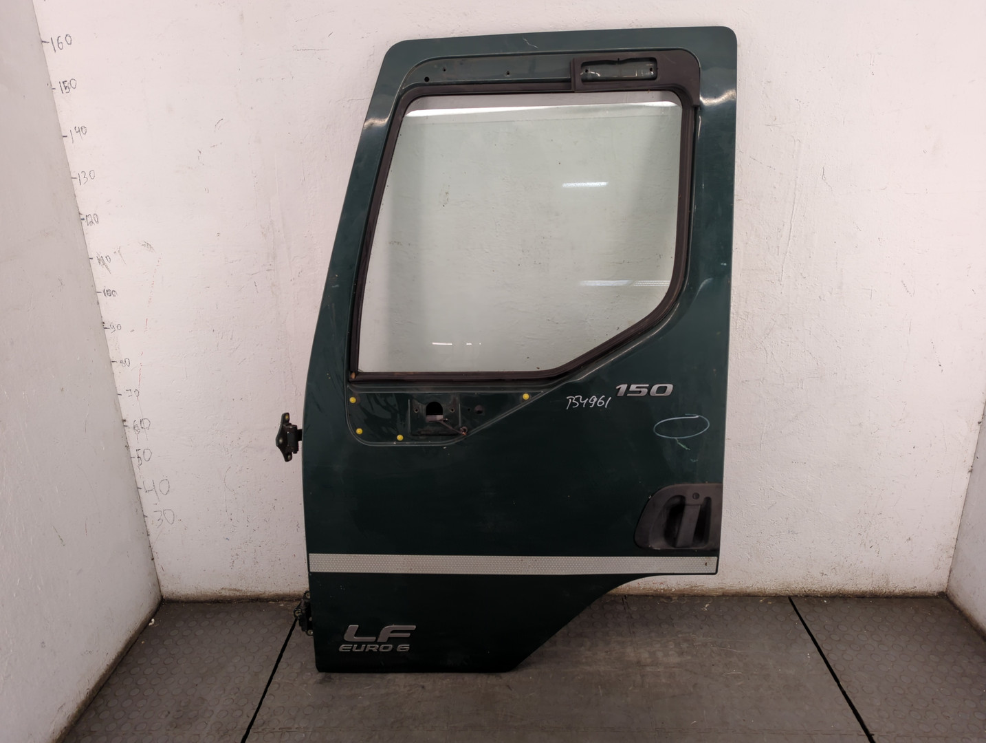 Дверь передняя левая