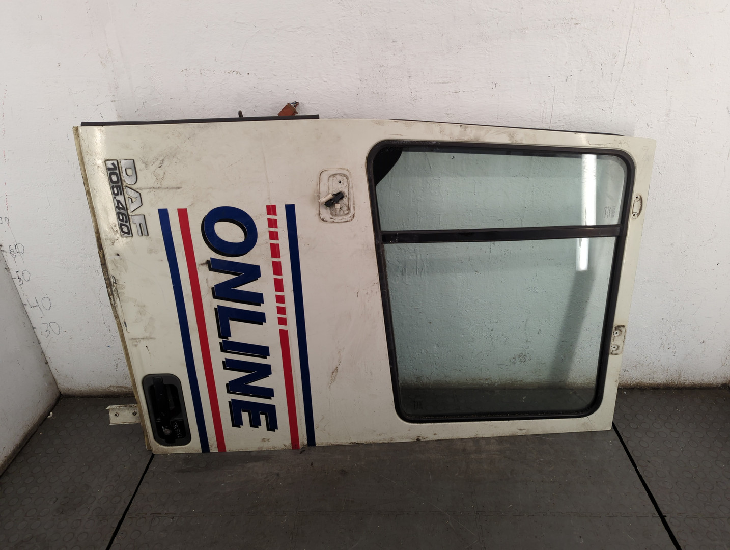 Дверь передняя левая