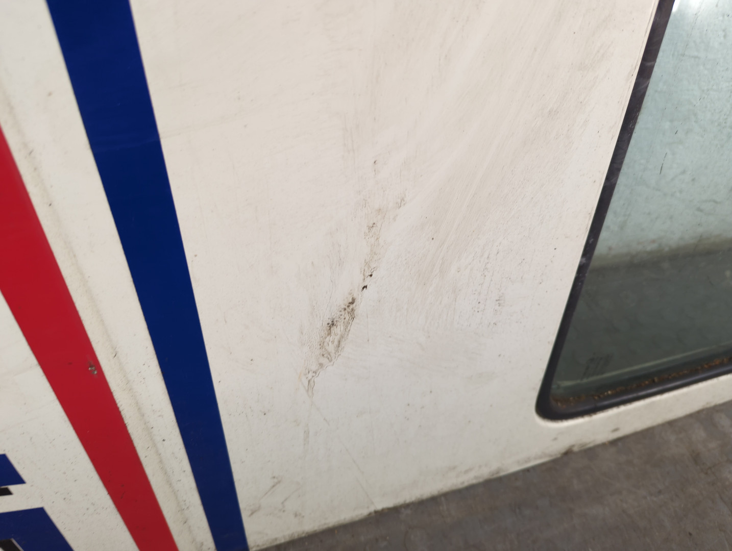 Дверь передняя левая