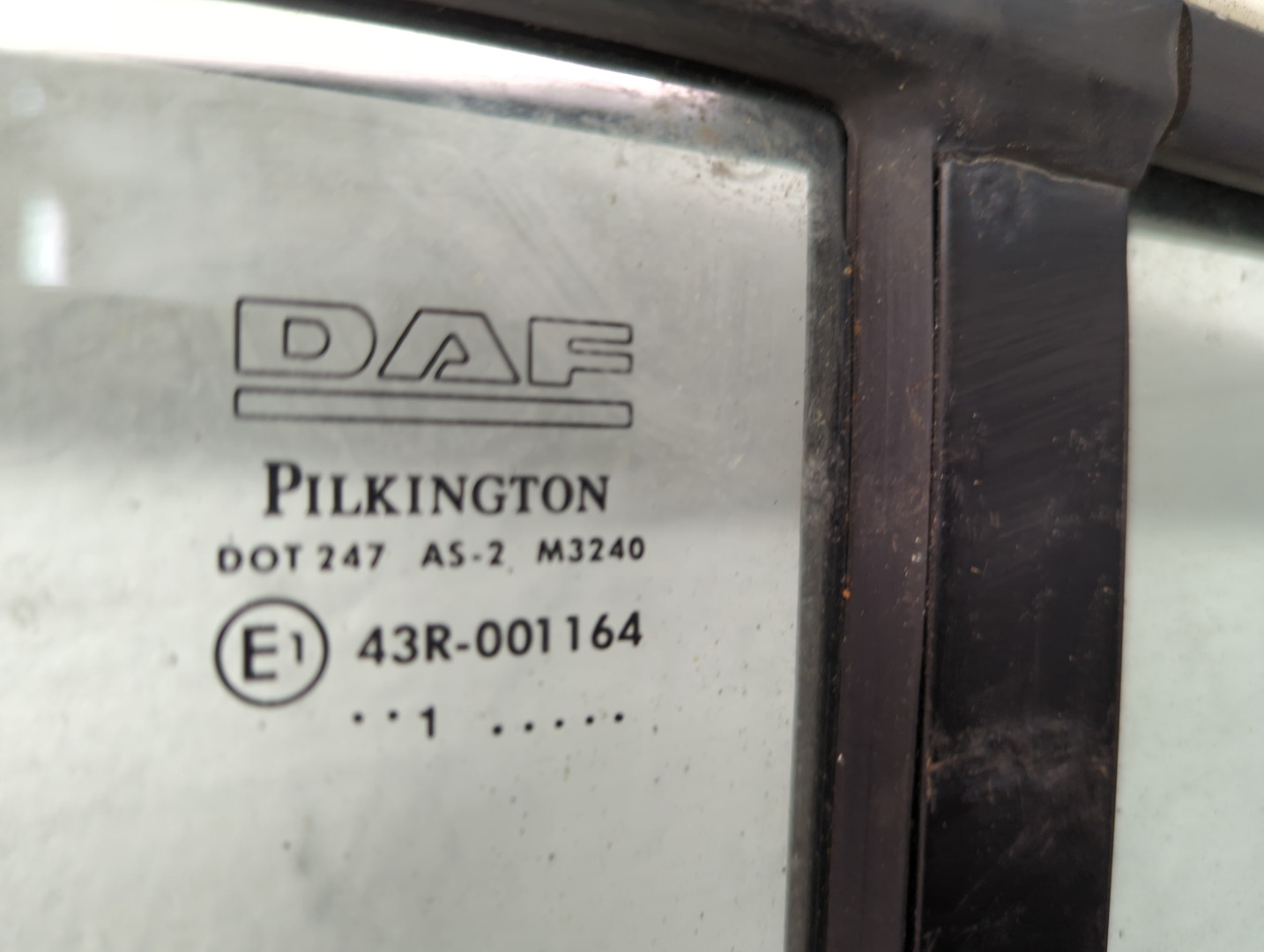 Дверь передняя левая