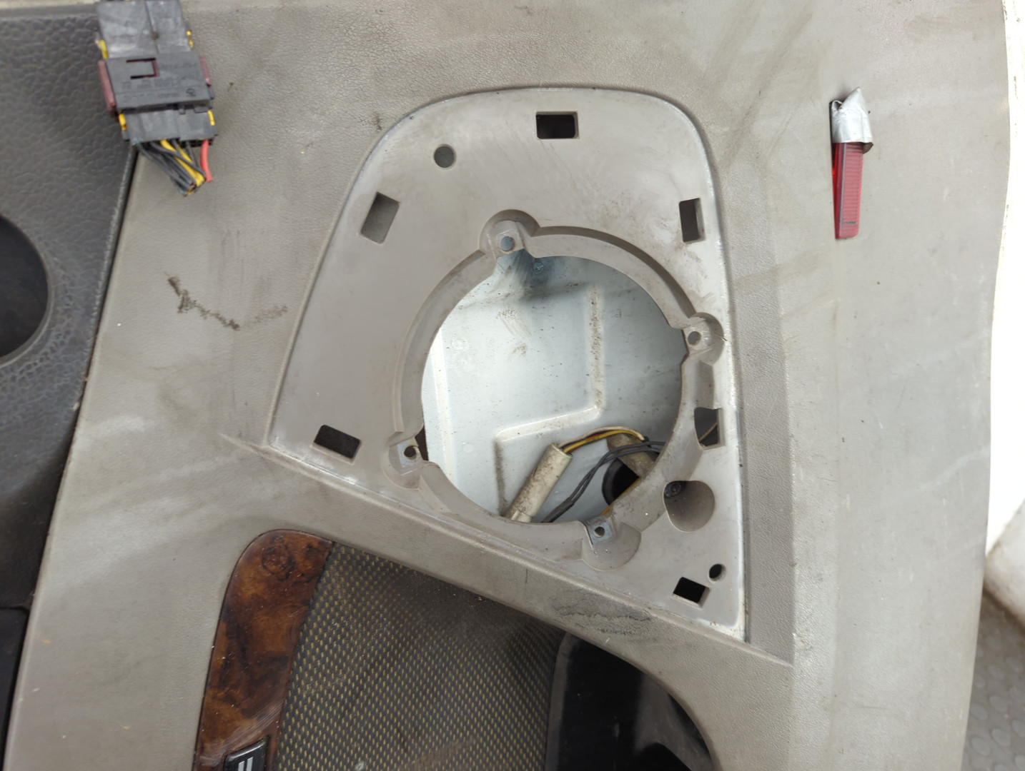 Дверь передняя левая