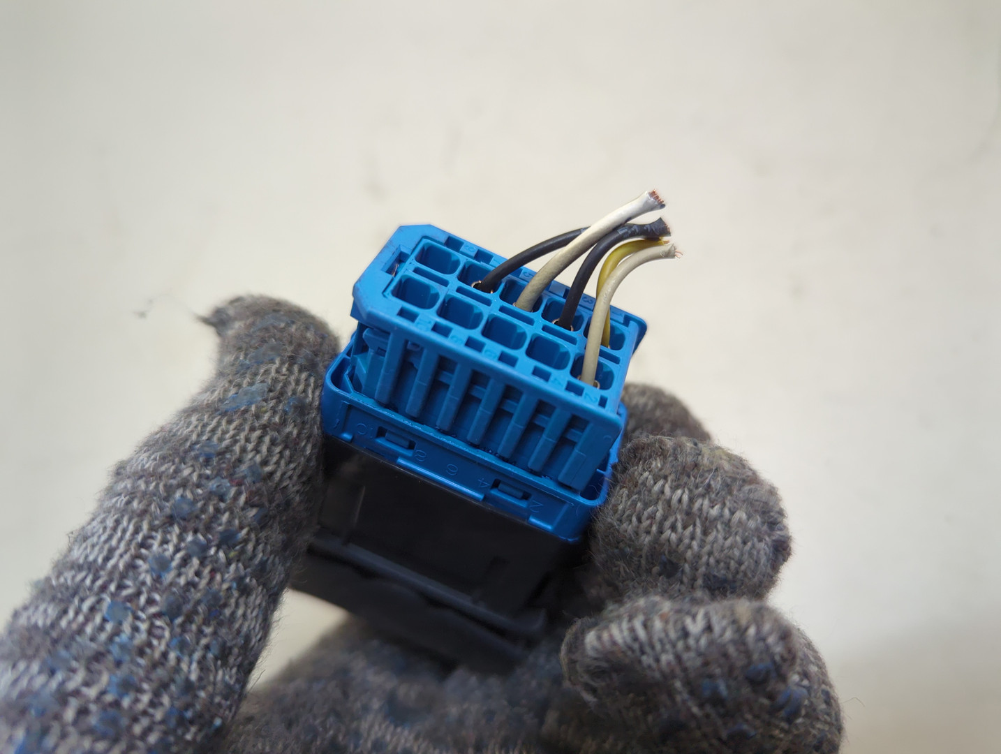 Кнопка открывания двери