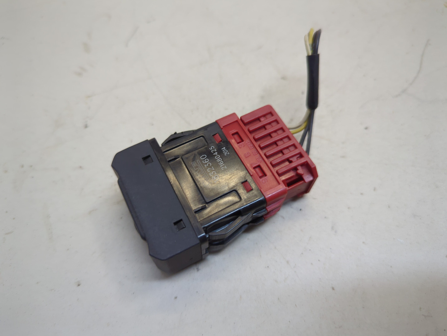 Кнопка корректора фар