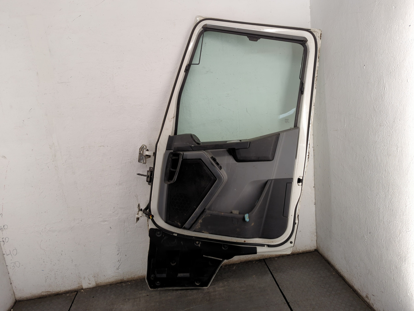 Дверь передняя правая