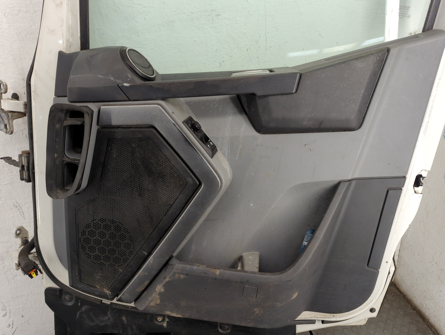 Дверь передняя правая