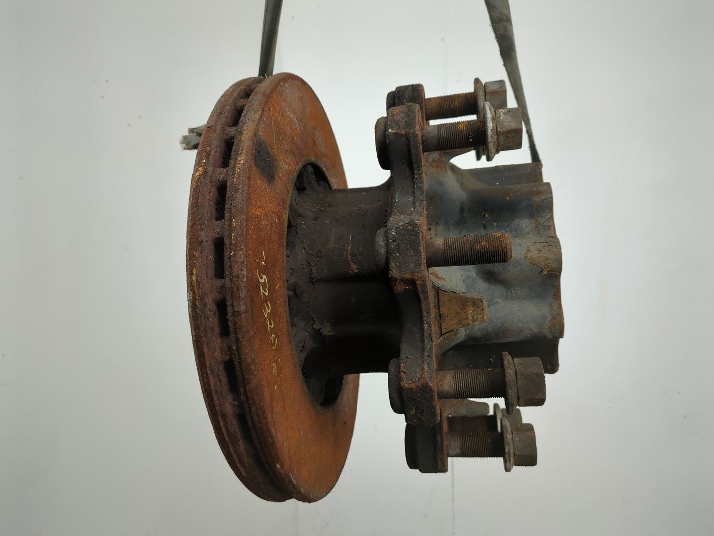 Кулак поворотный задний левый