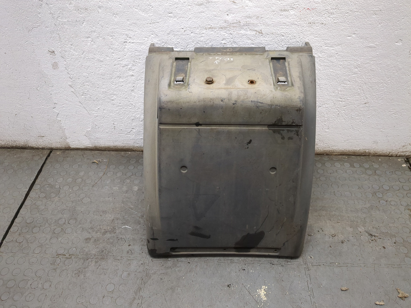 Крыло заднее правое