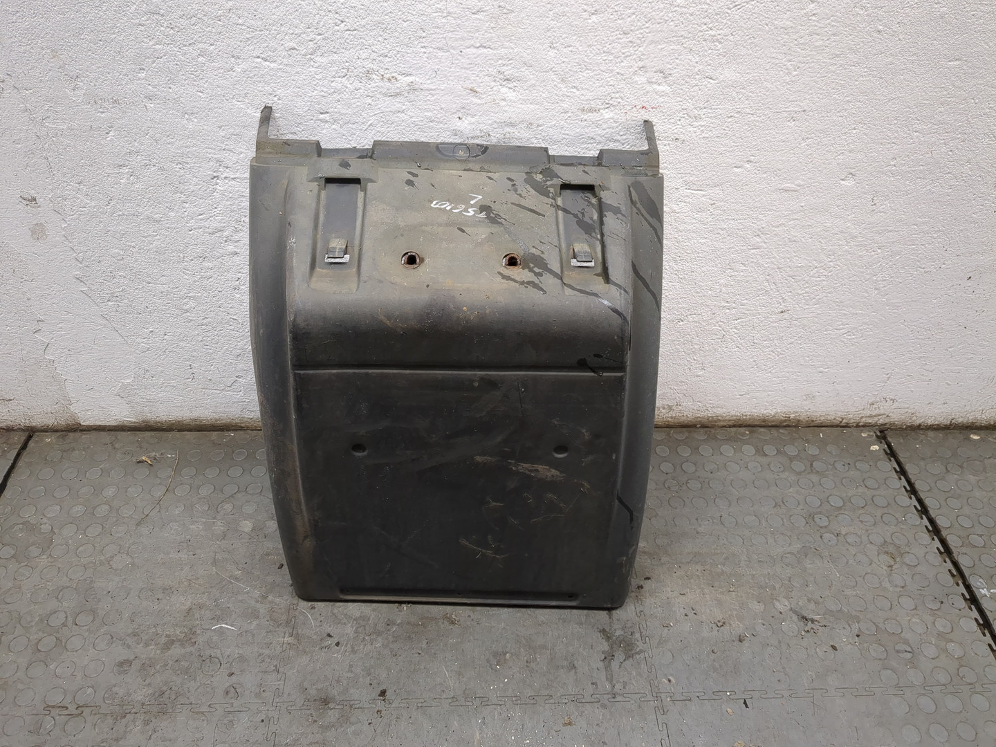 Крыло заднее левое