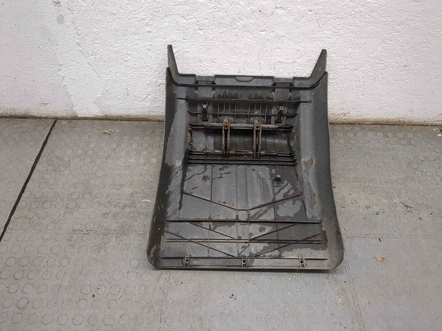 Крыло заднее левое