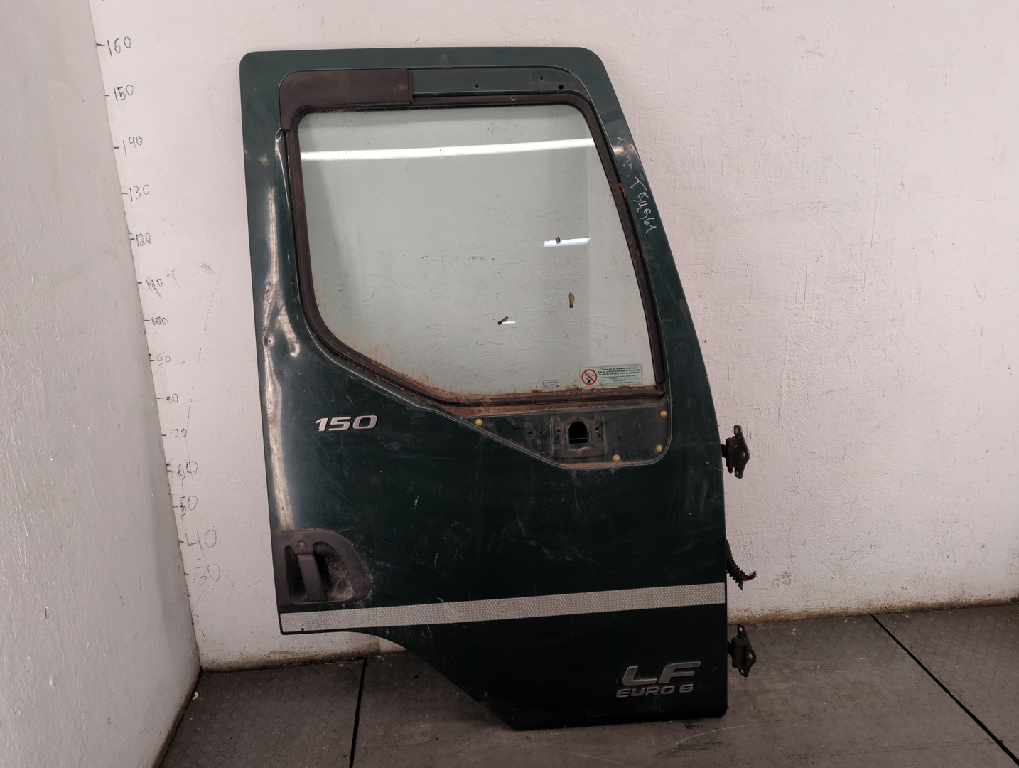 Дверь передняя правая