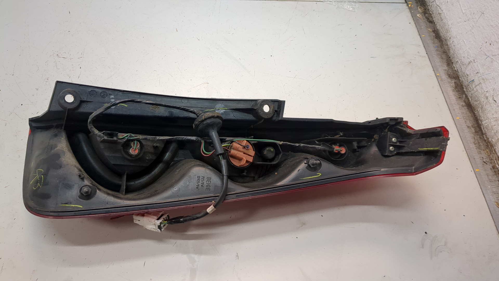 Фонарь задний левый