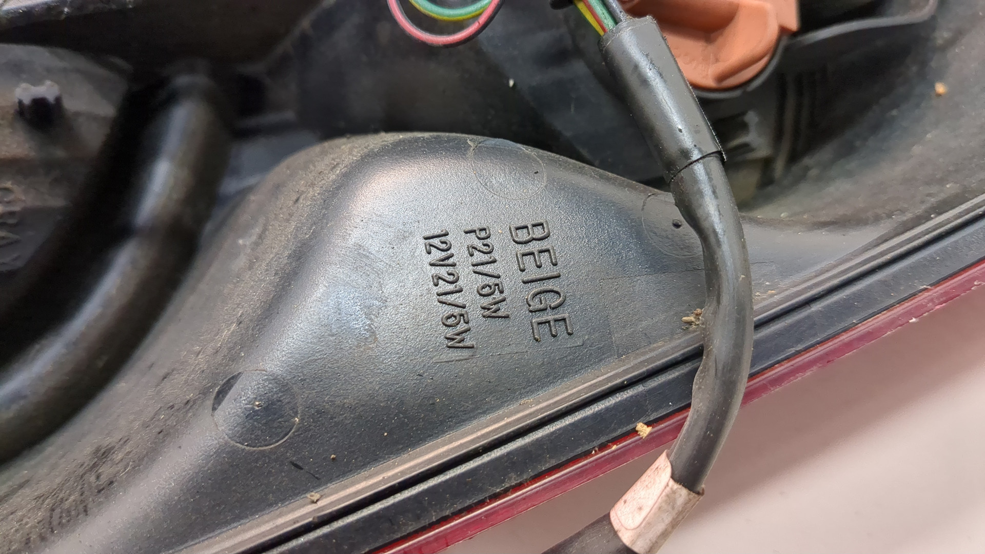 Фонарь задний левый