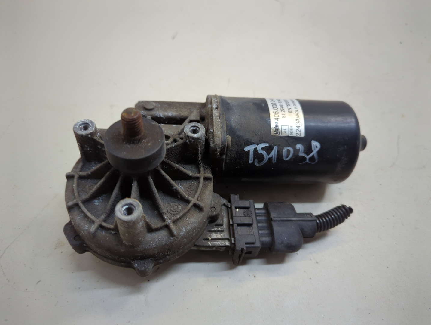 Моторчик стеклоочистителя передний