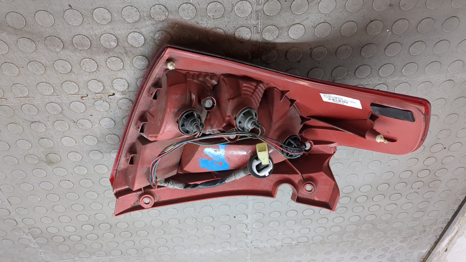 Фонарь задний правый