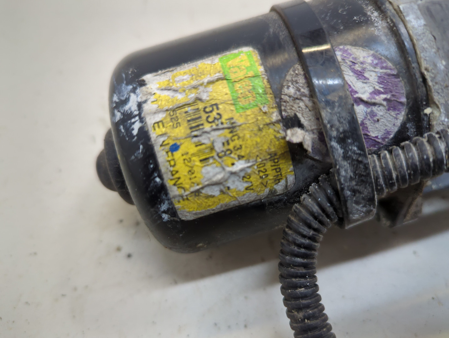 Моторчик стеклоочистителя передний