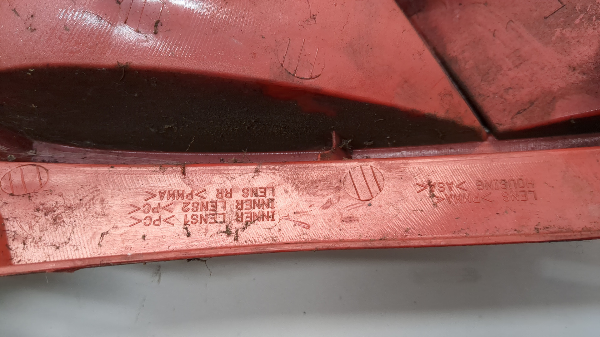 Фонарь задний левый