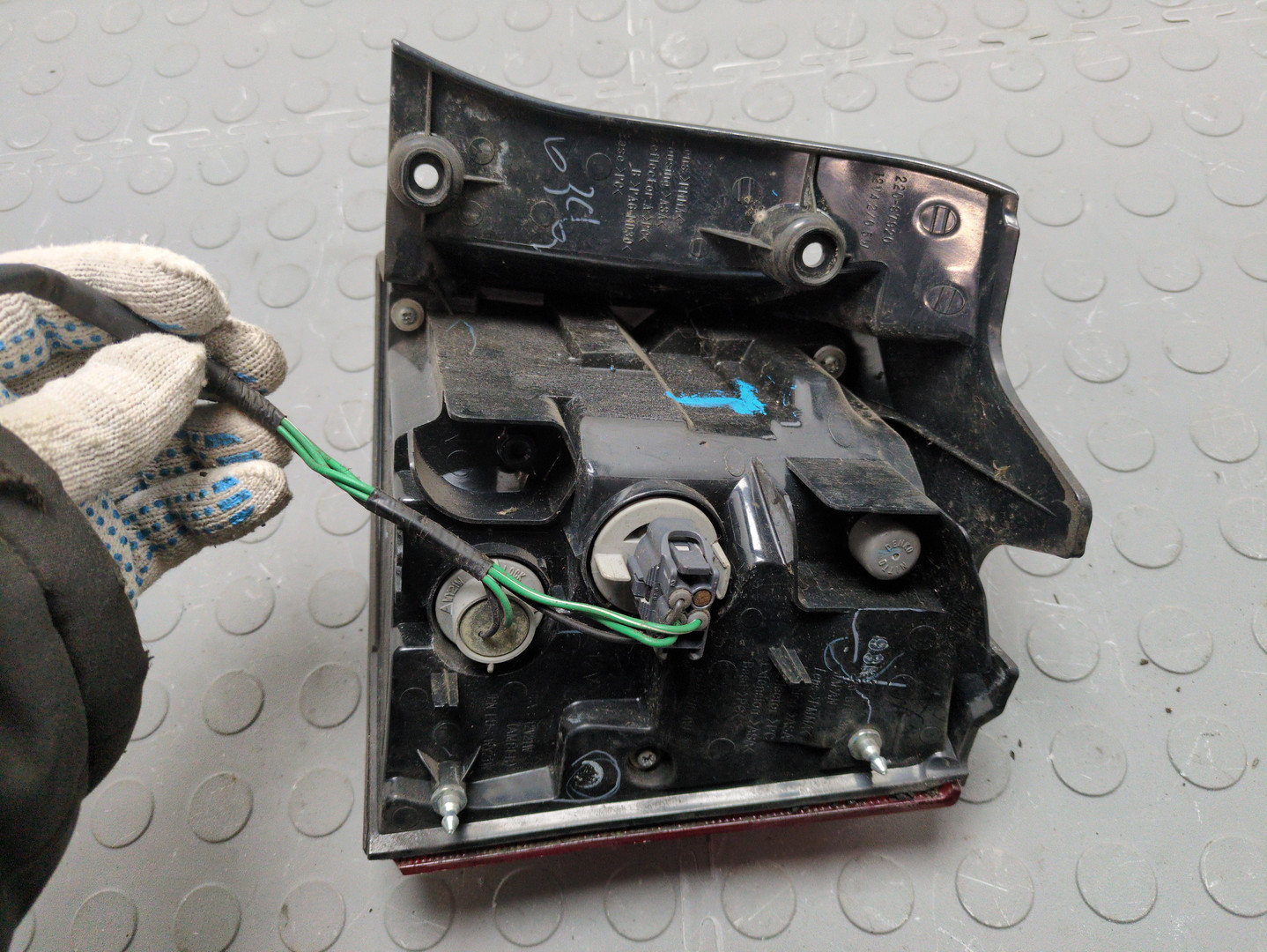 Фонарь задний левый