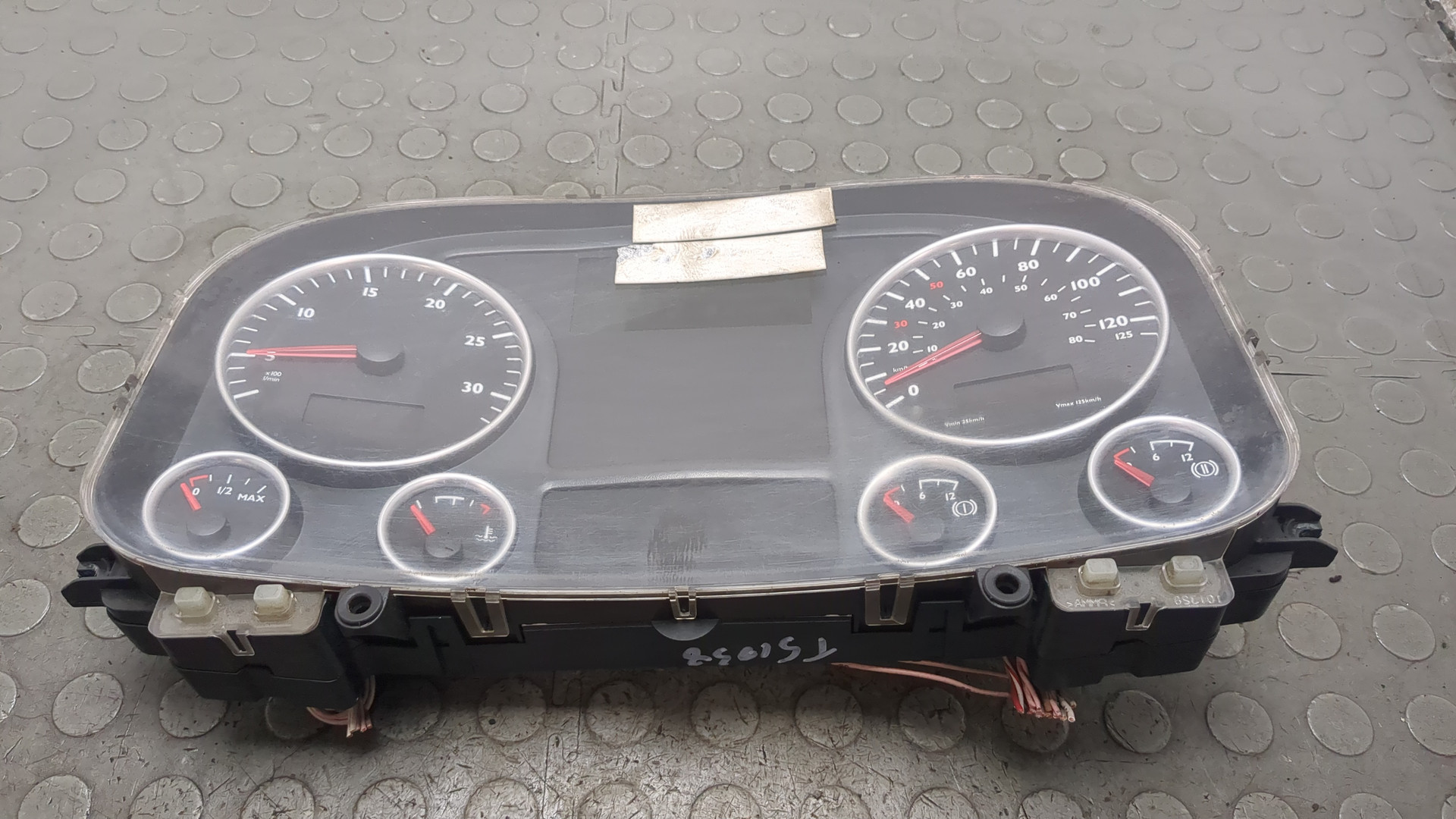 Панель приборов