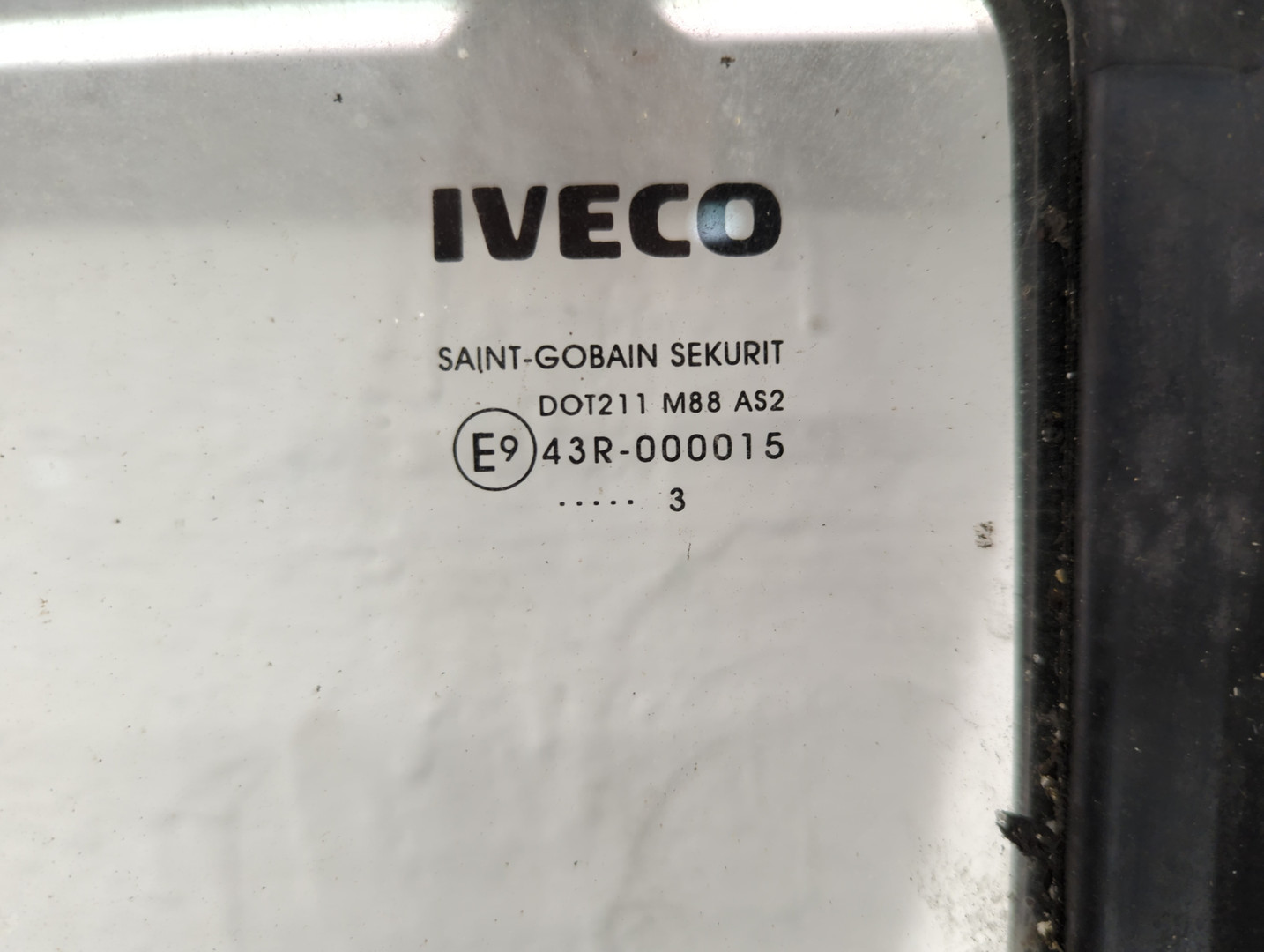 Дверь передняя левая