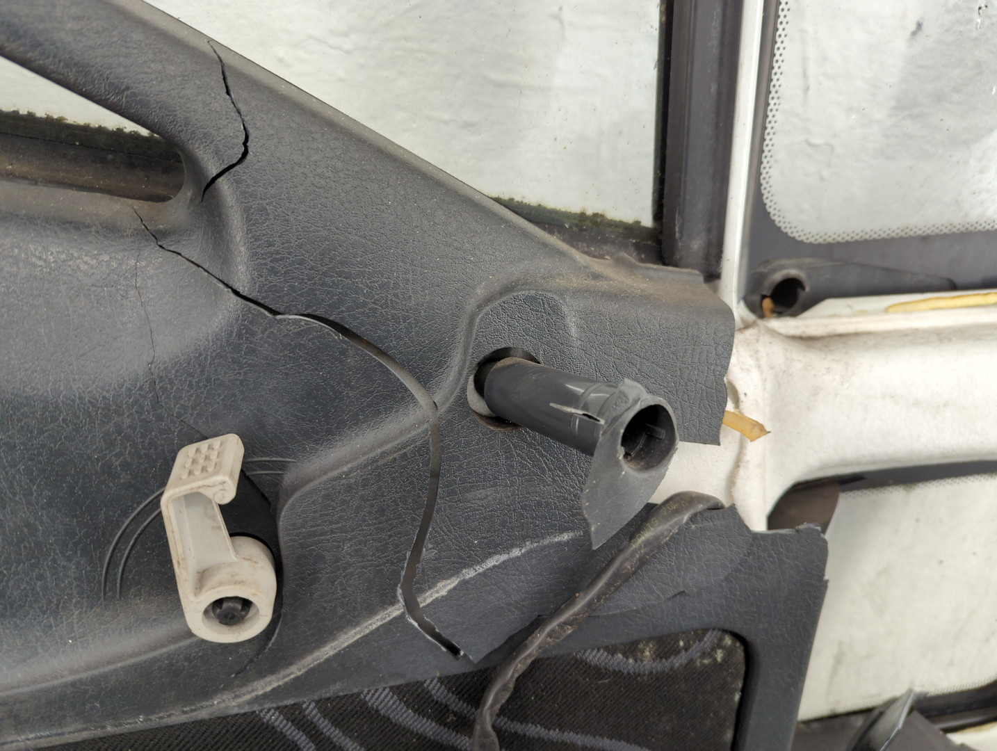 Дверь передняя левая