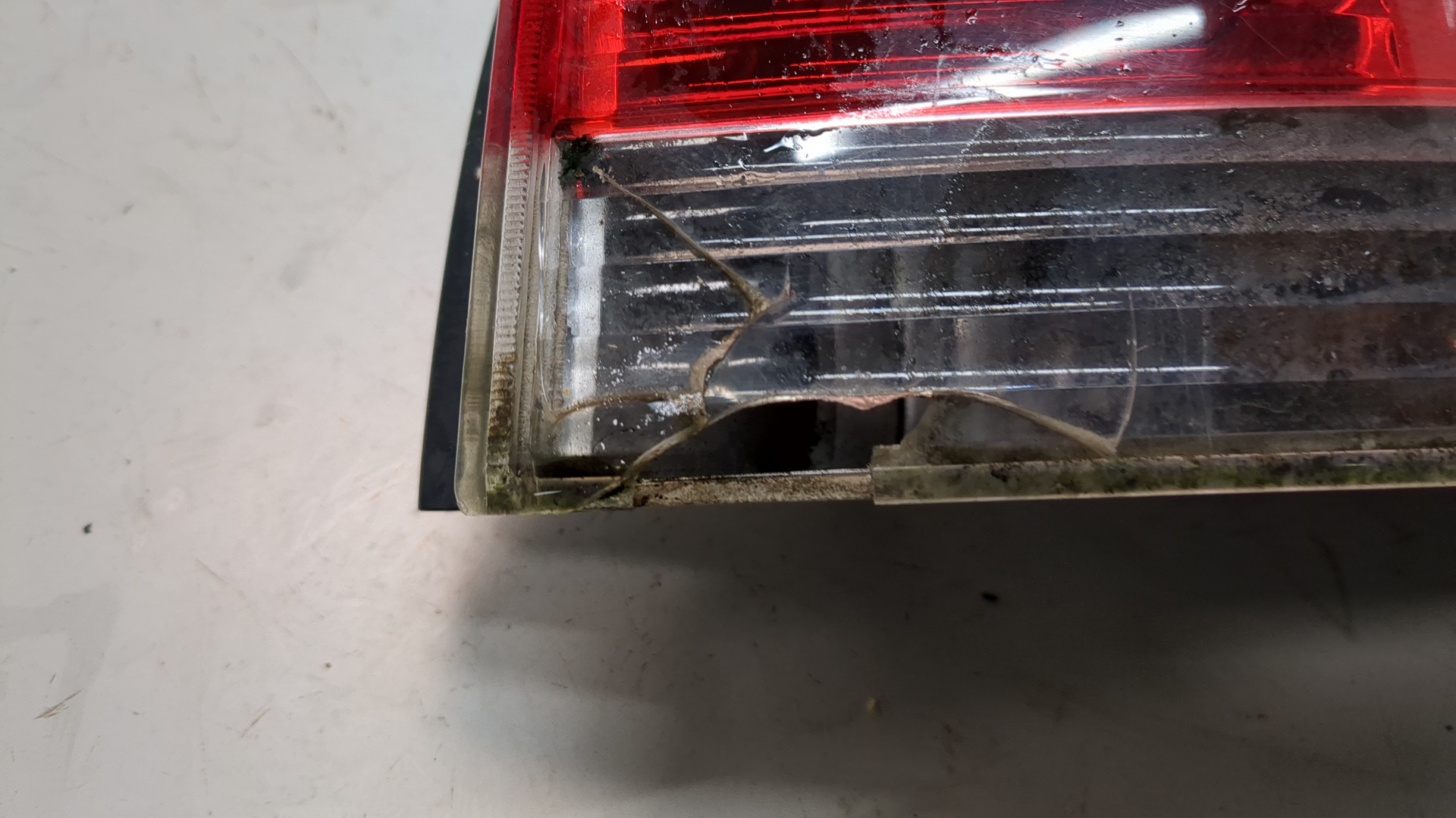 Фонарь задний правый