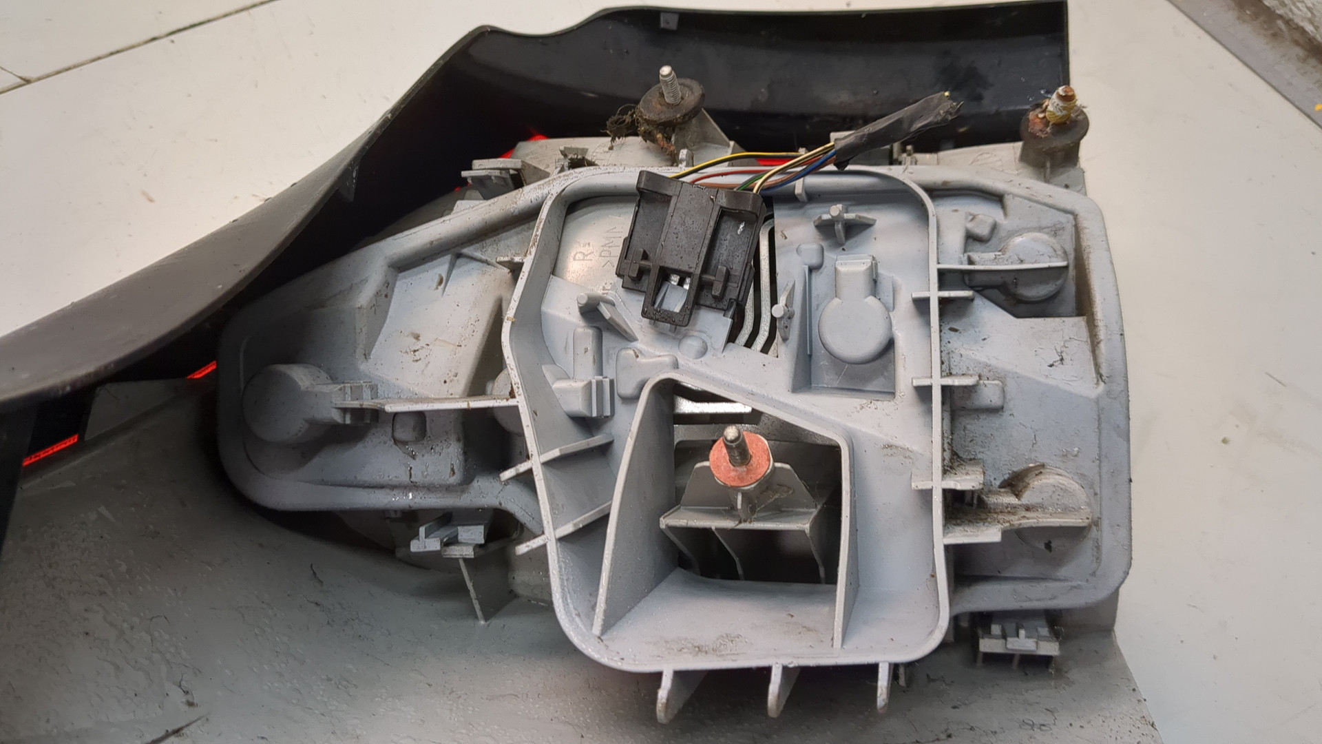 Фонарь задний правый