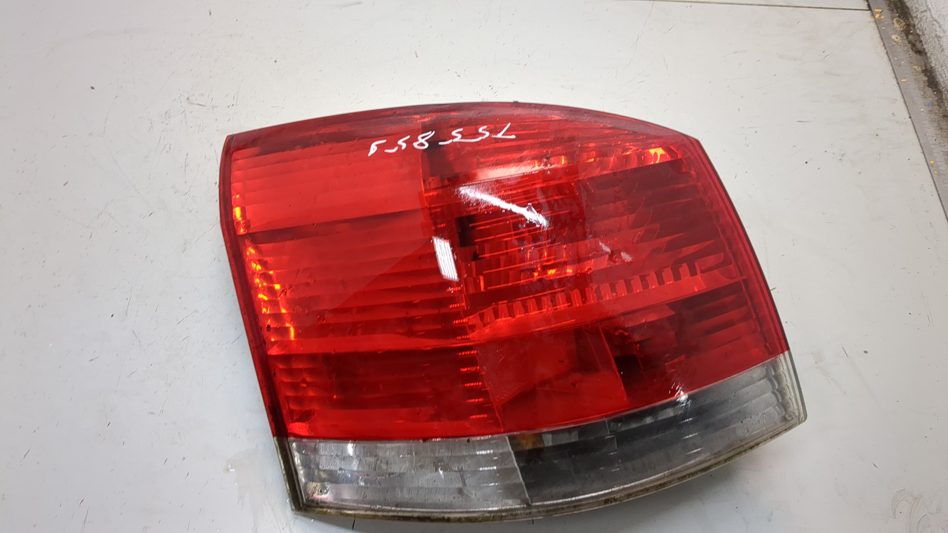 Фонарь задний левый