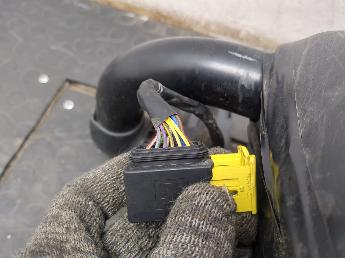 Зеркало левое электрическое