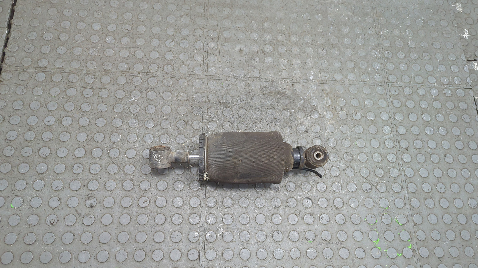 Амортизатор кабины