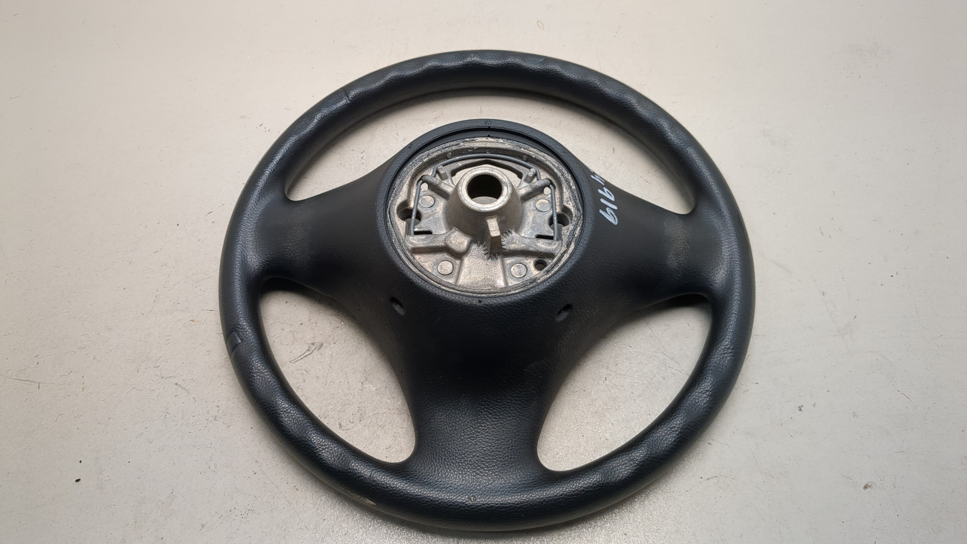 Рулевое колесо (руль)