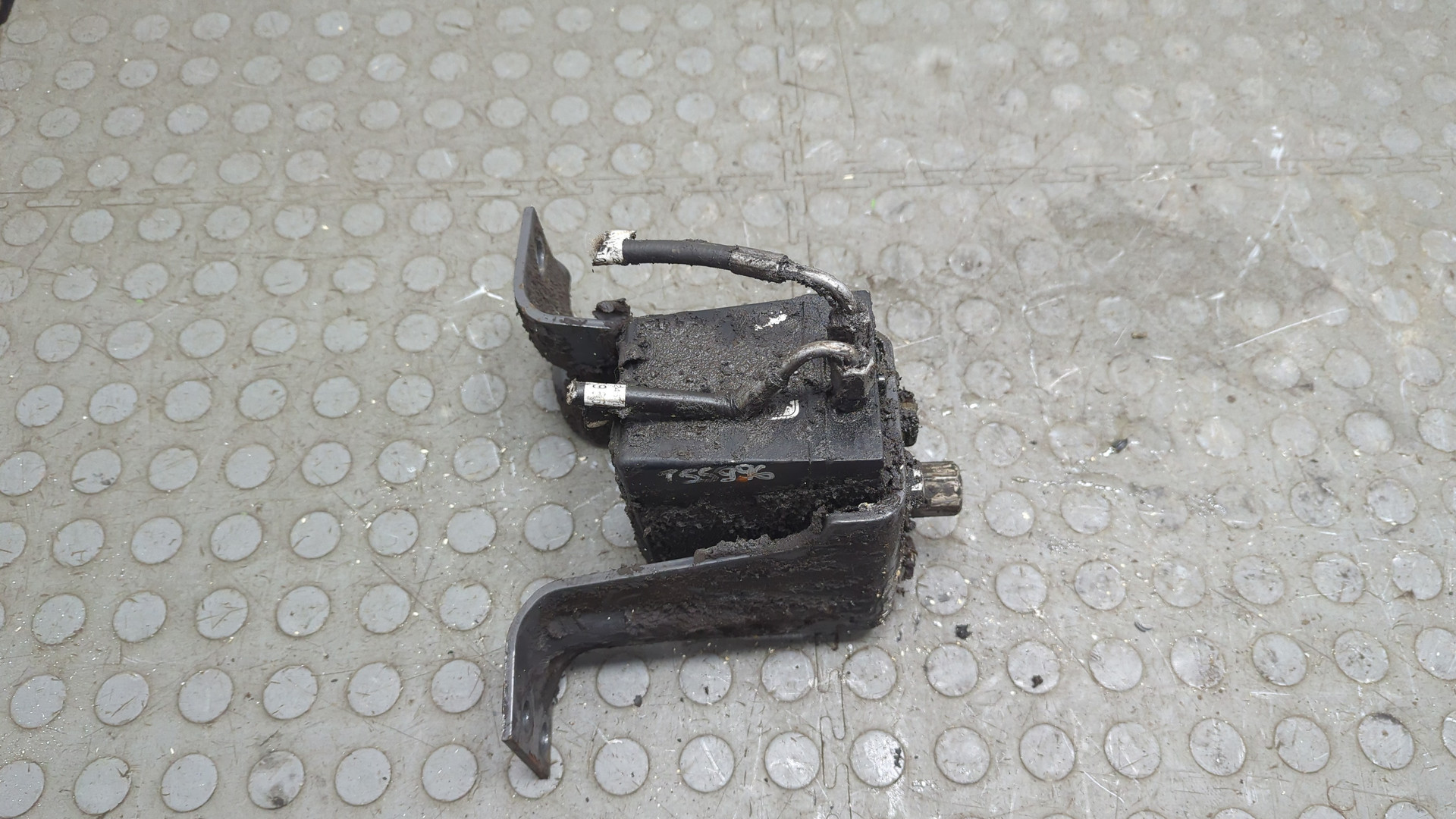 Насос подъема кабины