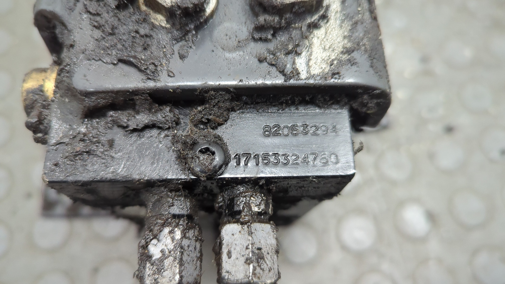 Насос подъема кабины