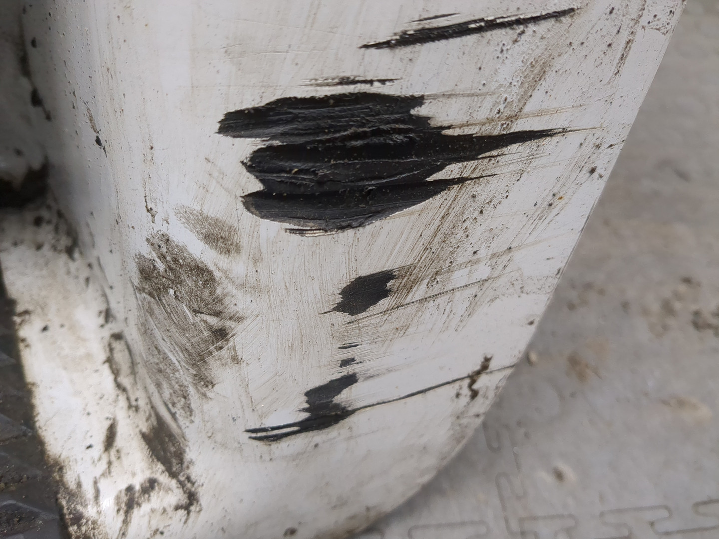 Подножка левая